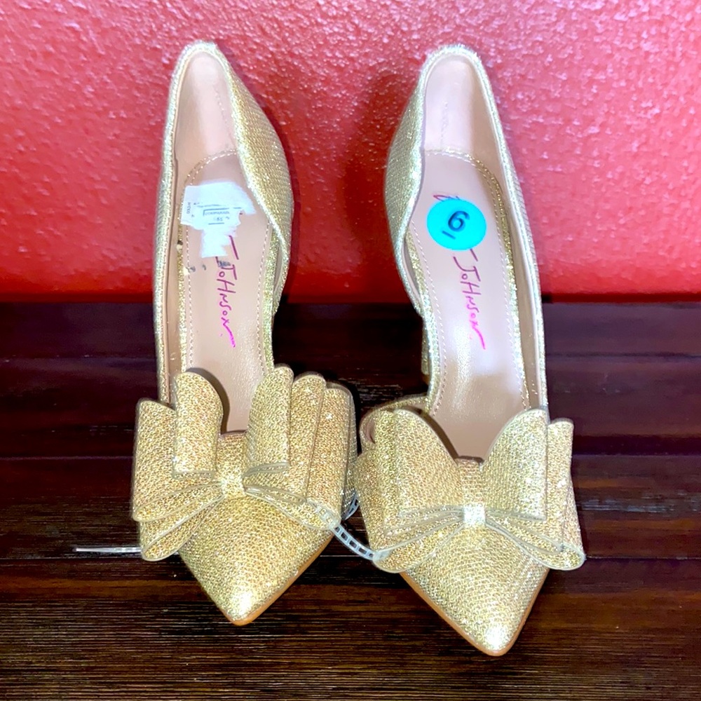 Betsey Johnson new gold stilettos!   Size 6